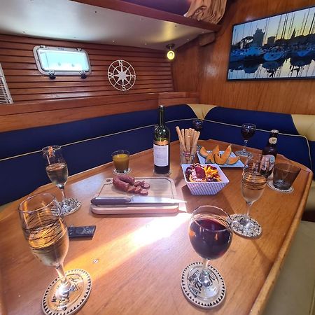 Coriandre 2 - Dormir Sur Un Grand Voilier 9 Personnes By Nuits Au Port La Rochelle  Exterior photo
