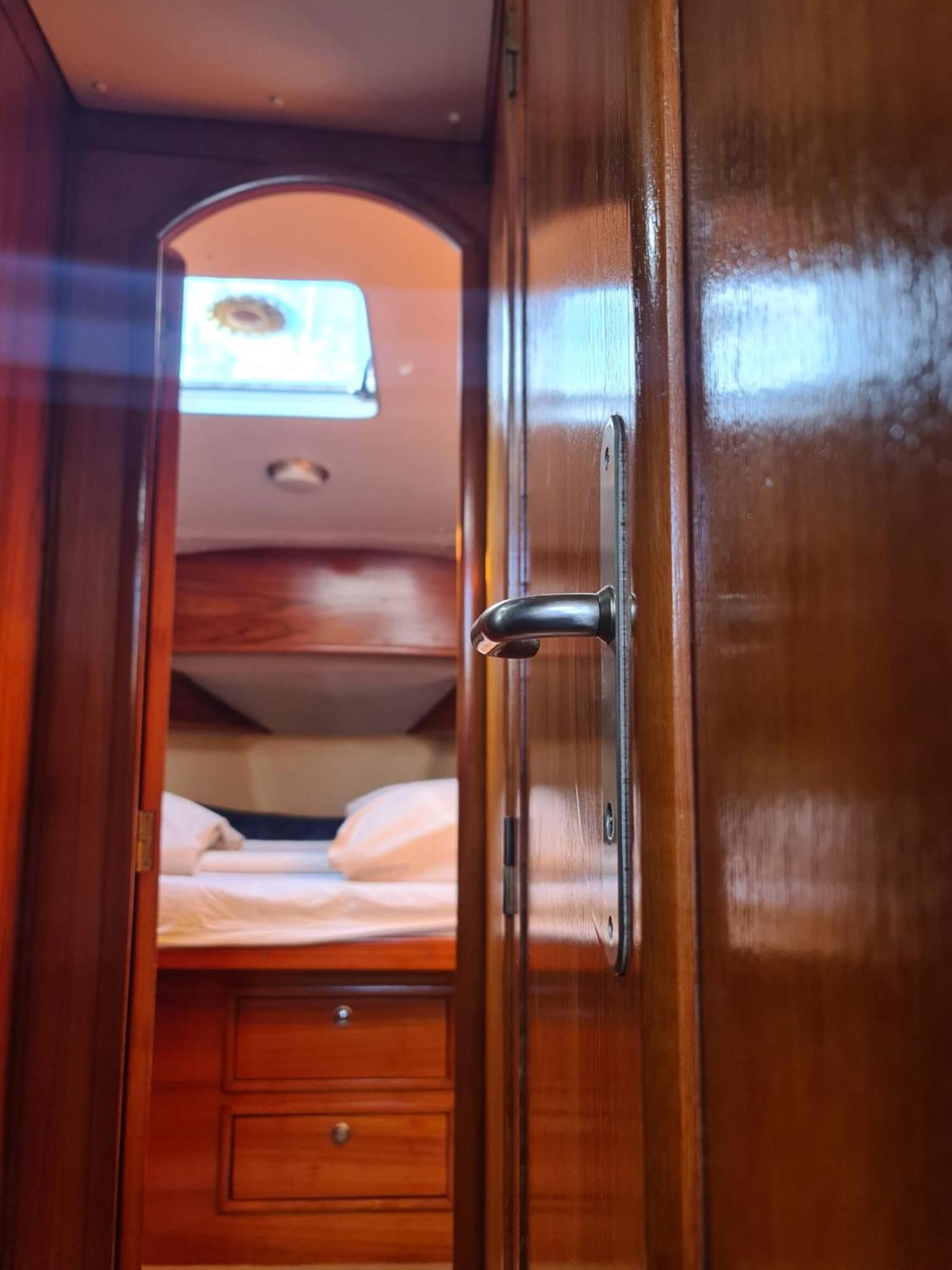 Coriandre 2 - Dormir Sur Un Grand Voilier 9 Personnes By Nuits Au Port La Rochelle  Exterior photo