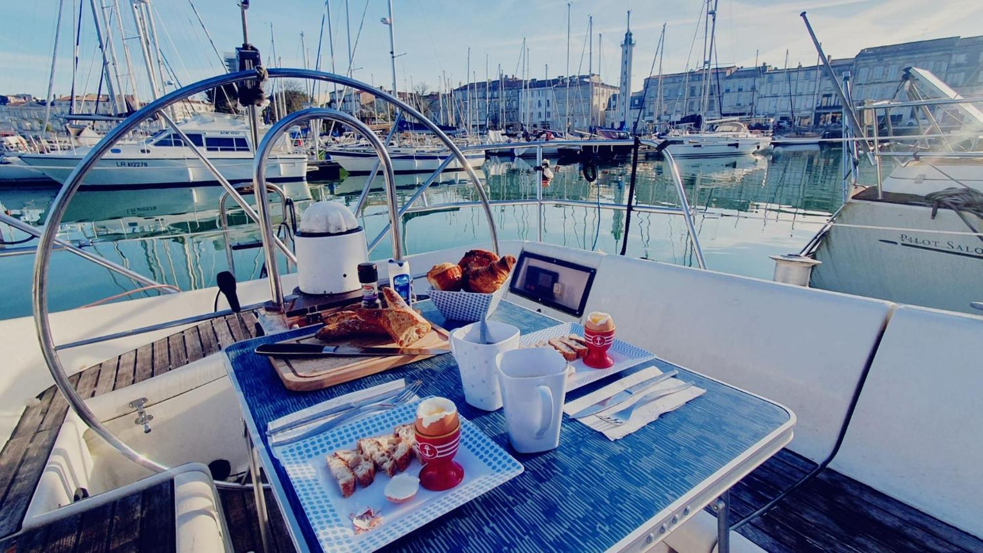 Coriandre 2 - Dormir Sur Un Grand Voilier 9 Personnes By Nuits Au Port La Rochelle  Exterior photo